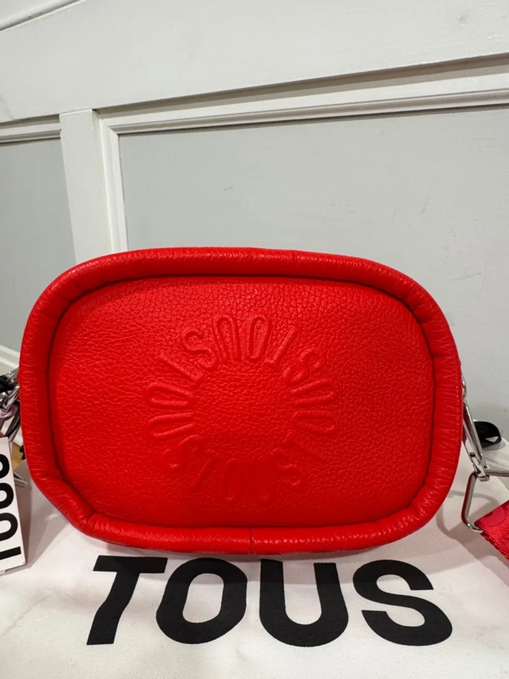 Tous Miranda Reporter Red Leather Crossbody Bag with Wide Logo Strap - Picture 4 of 17